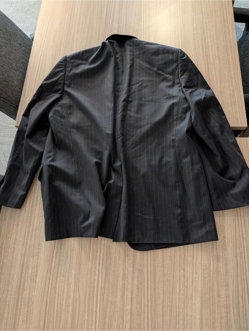Joseph Feiss Dark Grey Pinstripe Suit 100% Wool Cuffs Pleated 41L - Picture 9 of 12